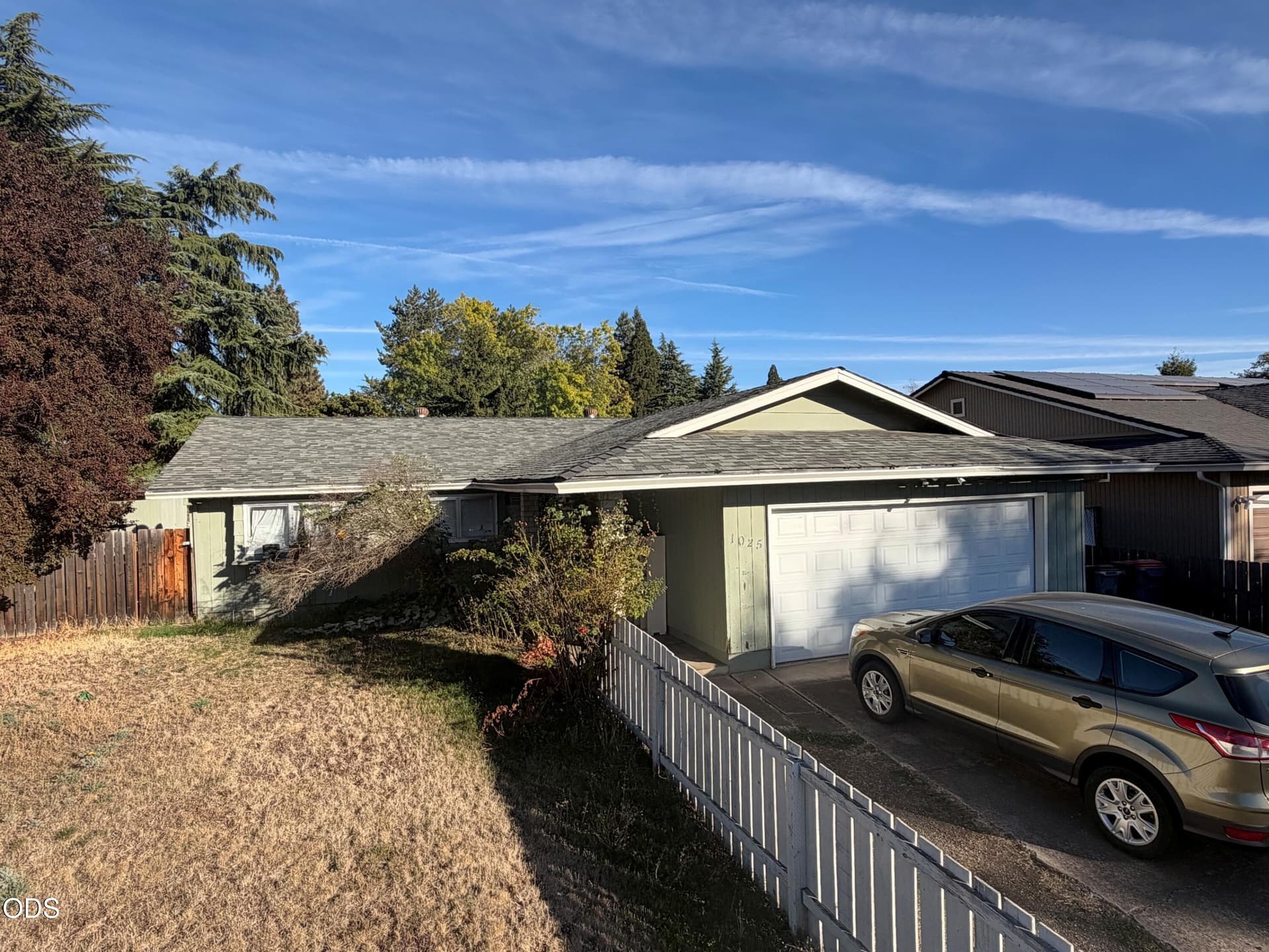 1. Photo 1 of 17, 1025 Edwina Avenue, Central Point, OR 97502