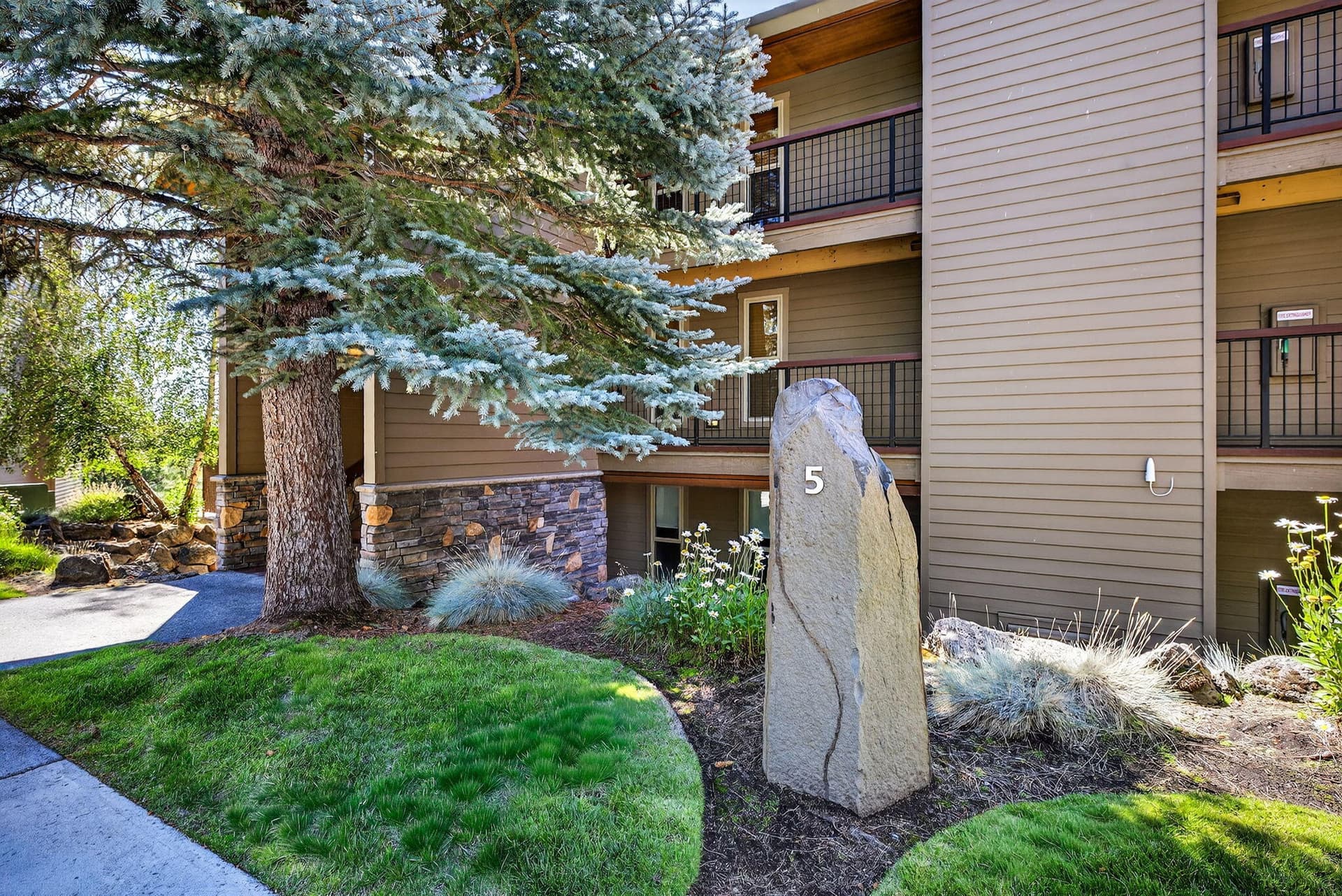 2028_08_19_18575_sw_century_dr_unti531-4. Photo 4 of 34, 18575 SW Century Drive Unit # 531, Bend, OR 97702