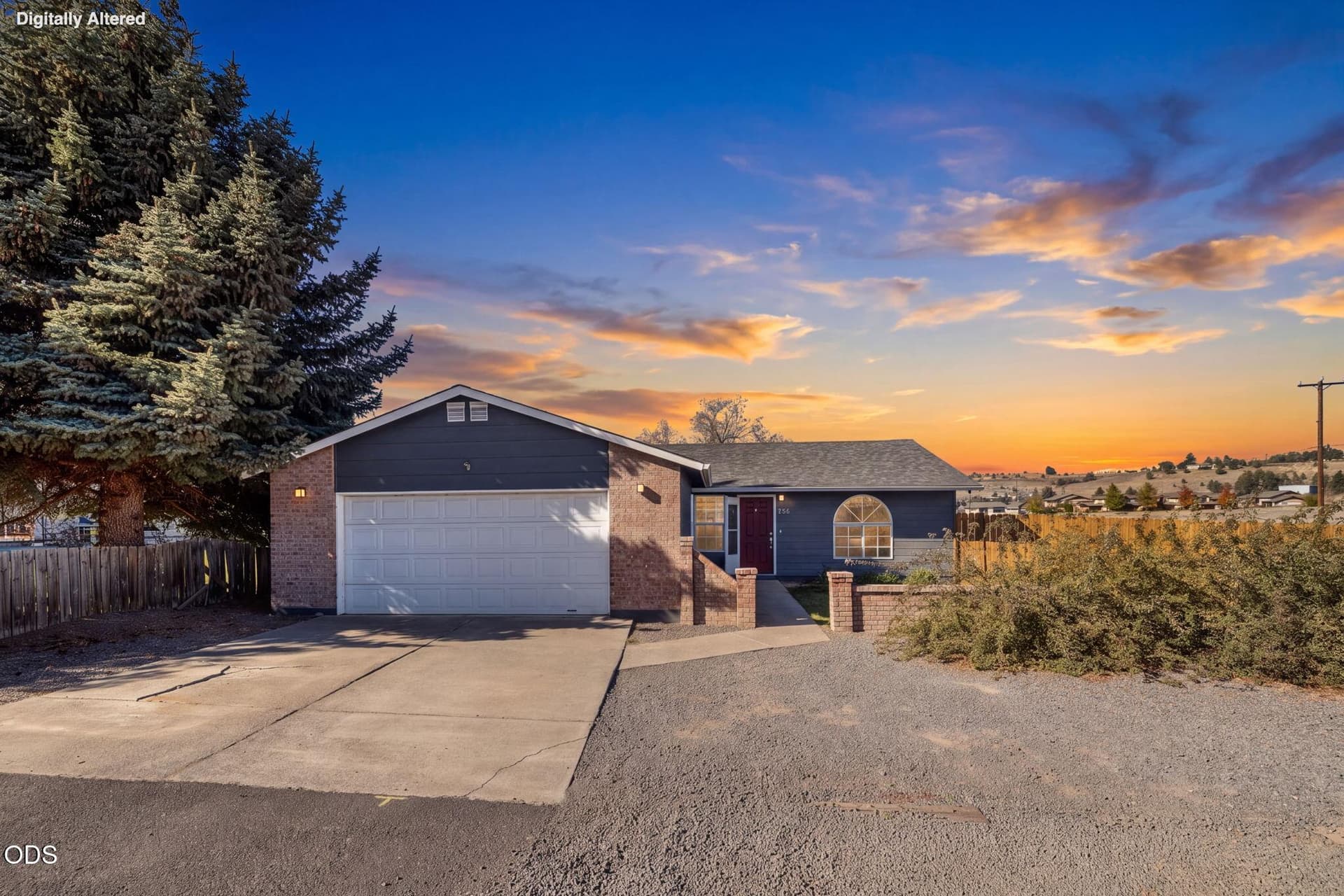 Home Front. Photo 2 of 38, 786 NE Lakeside Drive, Madras, OR 97741
