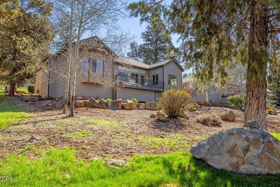 2. Photo 2 of 46, 4934 Horned Lark Drive, Klamath Falls, OR 97601