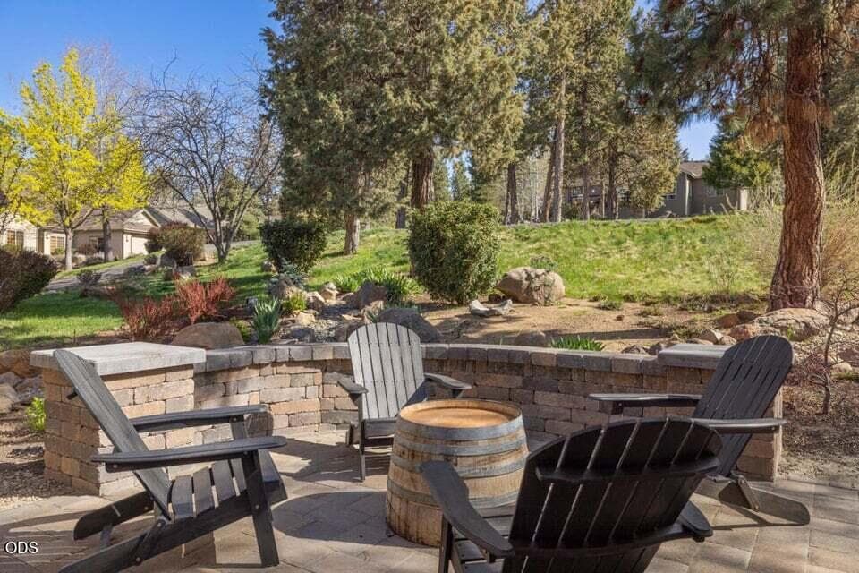 4. Photo 4 of 46, 4934 Horned Lark Drive, Klamath Falls, OR 97601