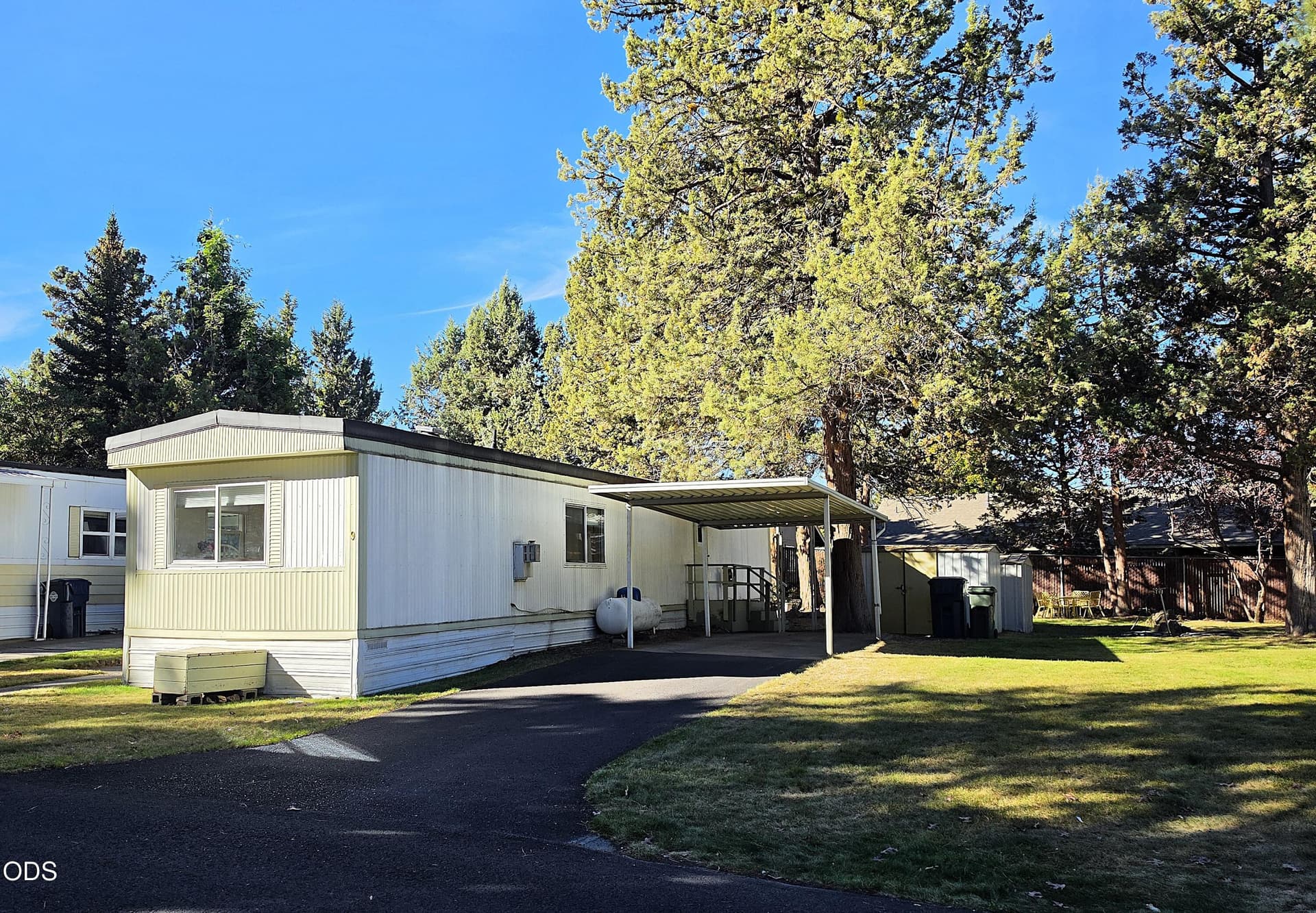 Rock Arbor #9, Pic 3. Photo 3 of 33, 2200 NE Highway 20 Unit UNIT 9, Bend, OR 97701