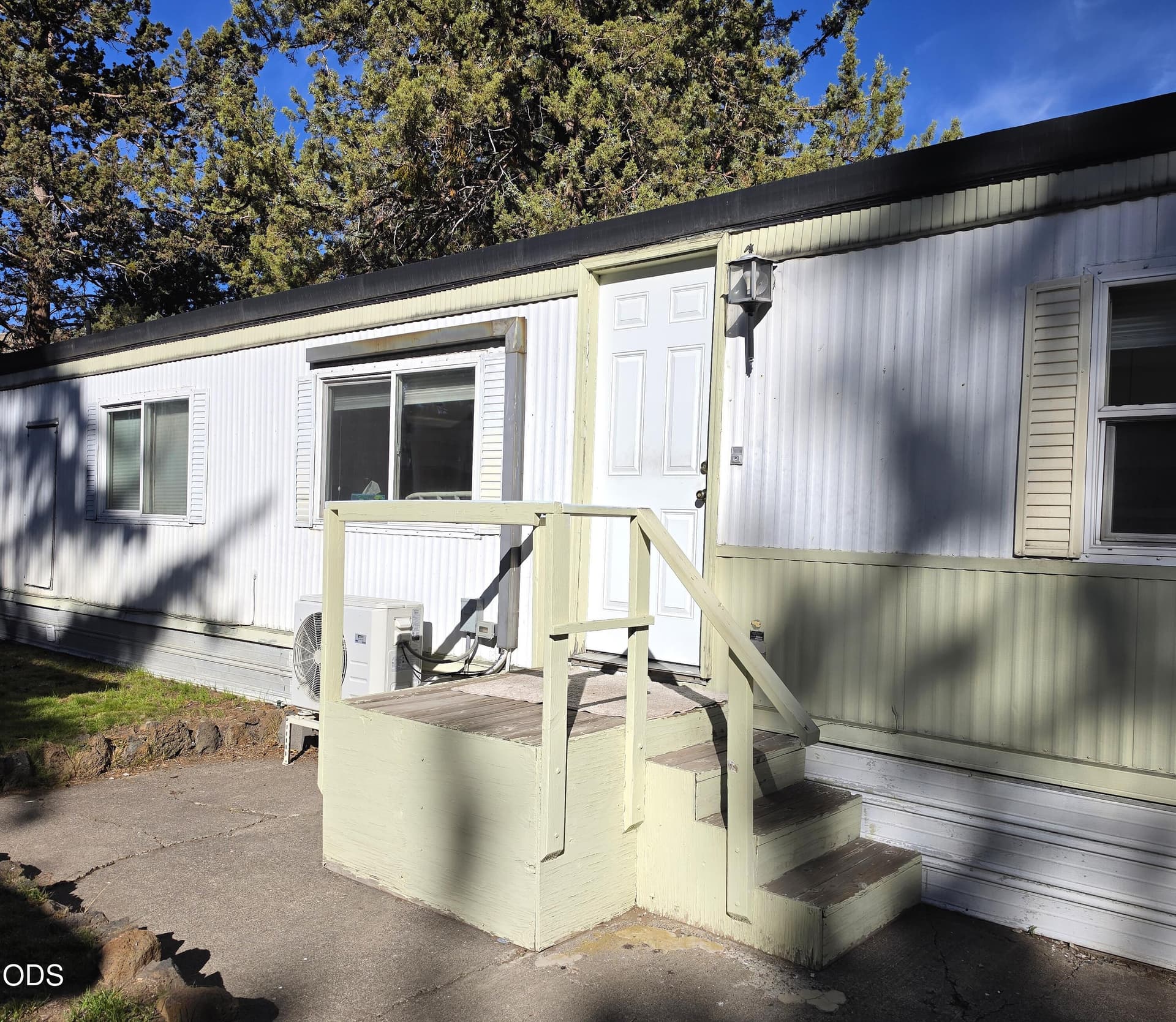 Rock Arbor #9, Pic 4. Photo 4 of 33, 2200 NE Highway 20 Unit UNIT 9, Bend, OR 97701