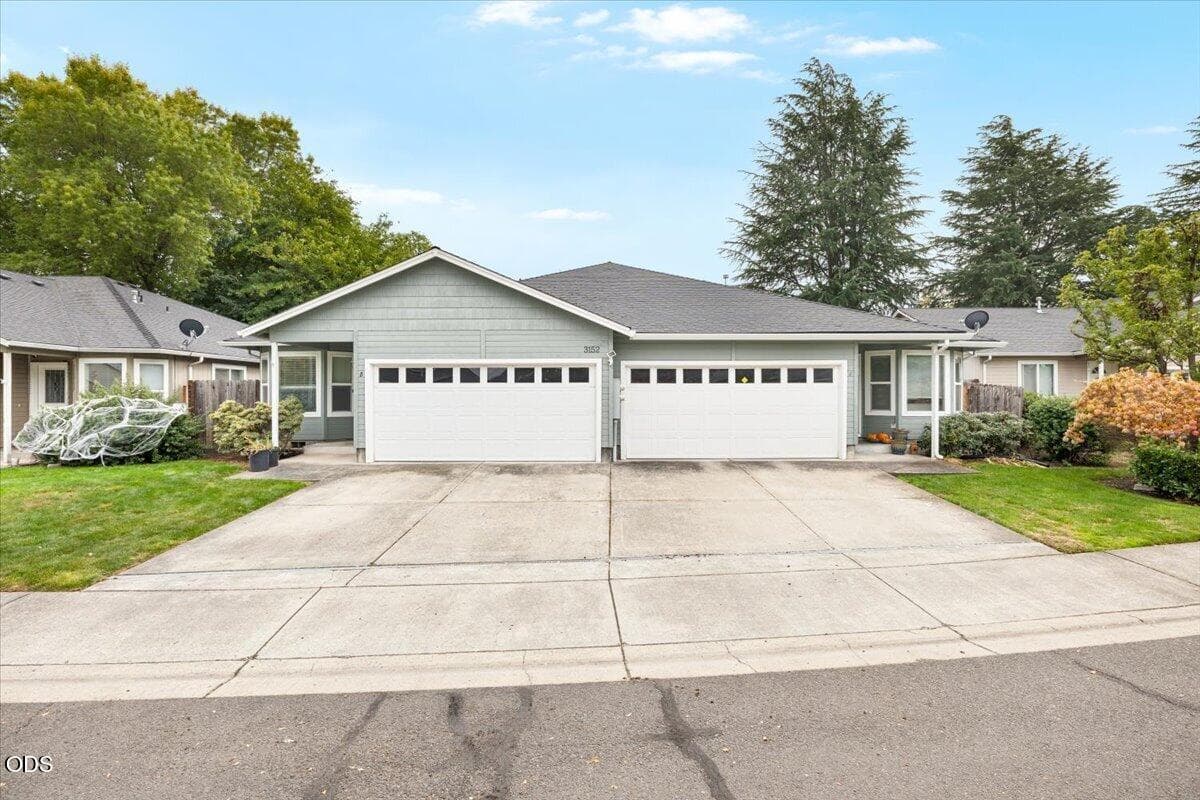 1-CI_7577. Photo 3 of 3, 3152 Forest Hills Drive, Medford, OR 97504