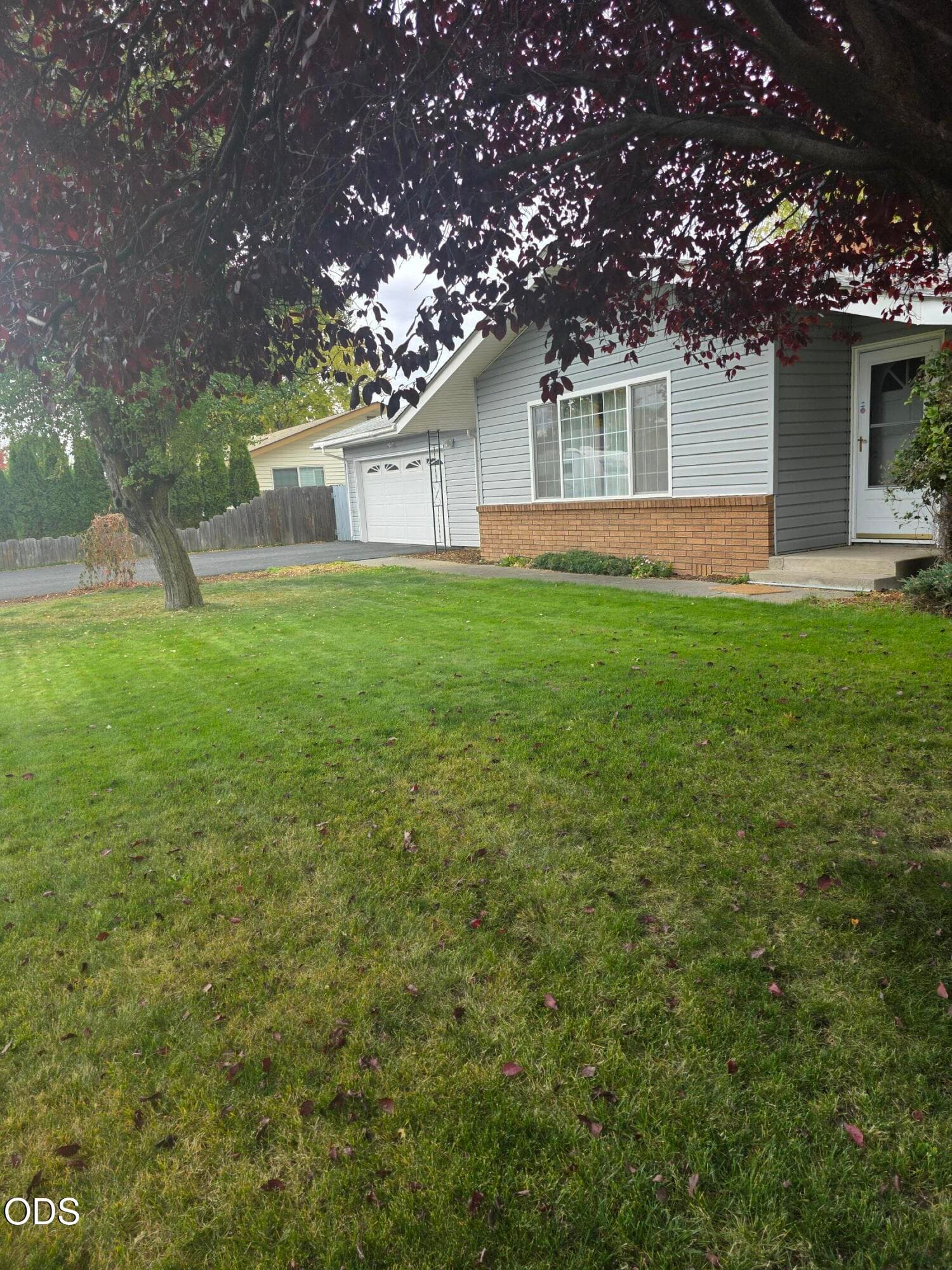 15256. Photo 2 of 34, 3206 Raymond Street, Klamath Falls, OR 97603