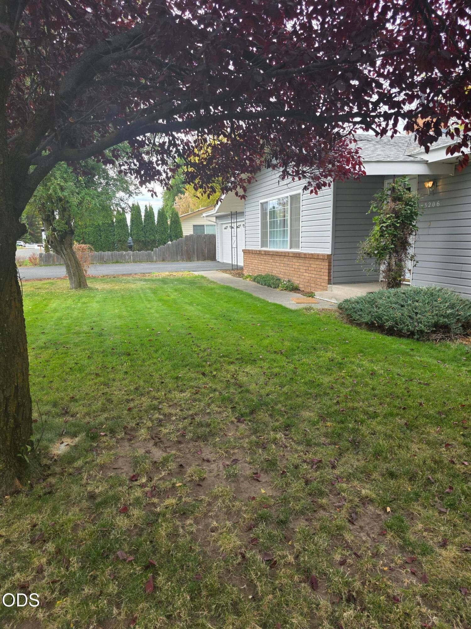 15257. Photo 3 of 34, 3206 Raymond Street, Klamath Falls, OR 97603