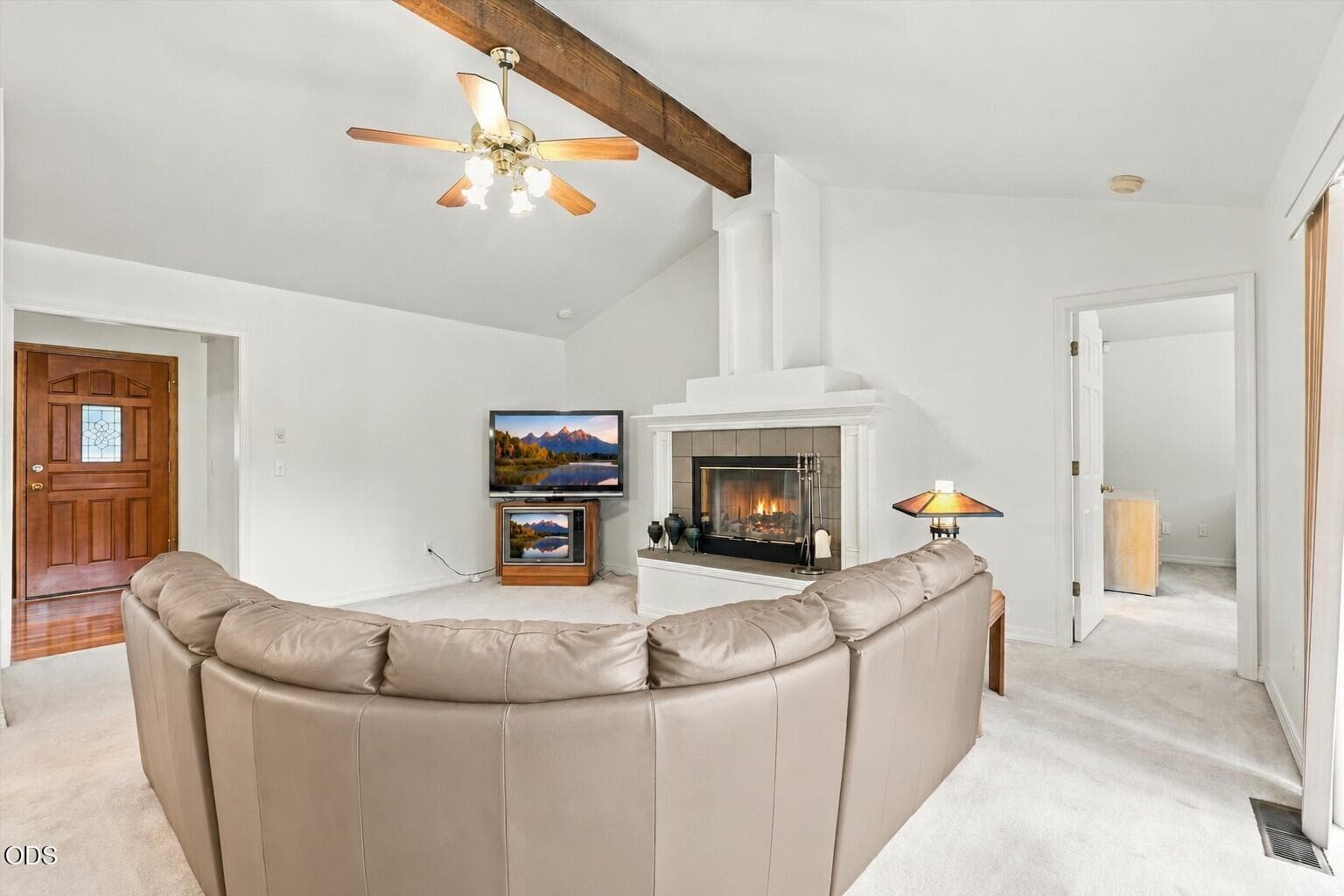 Virtual living room 1. Photo 4 of 24, 18252 Ollalie Lane, Sunriver, OR 97707