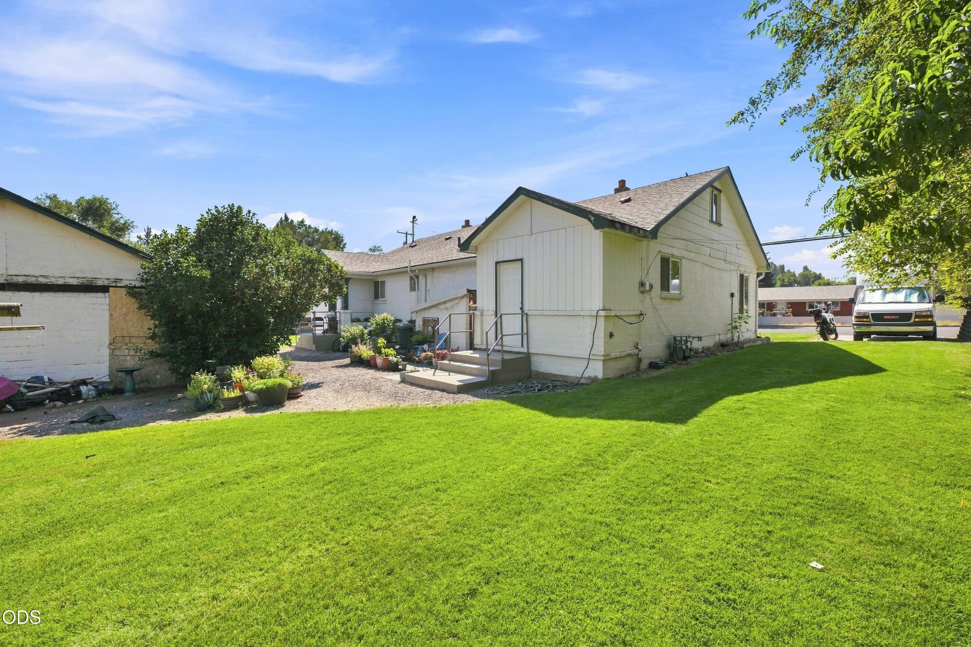 418 SW G St (6 of 10). Photo 2 of 17, 418 SW G Street, Madras, OR 97741