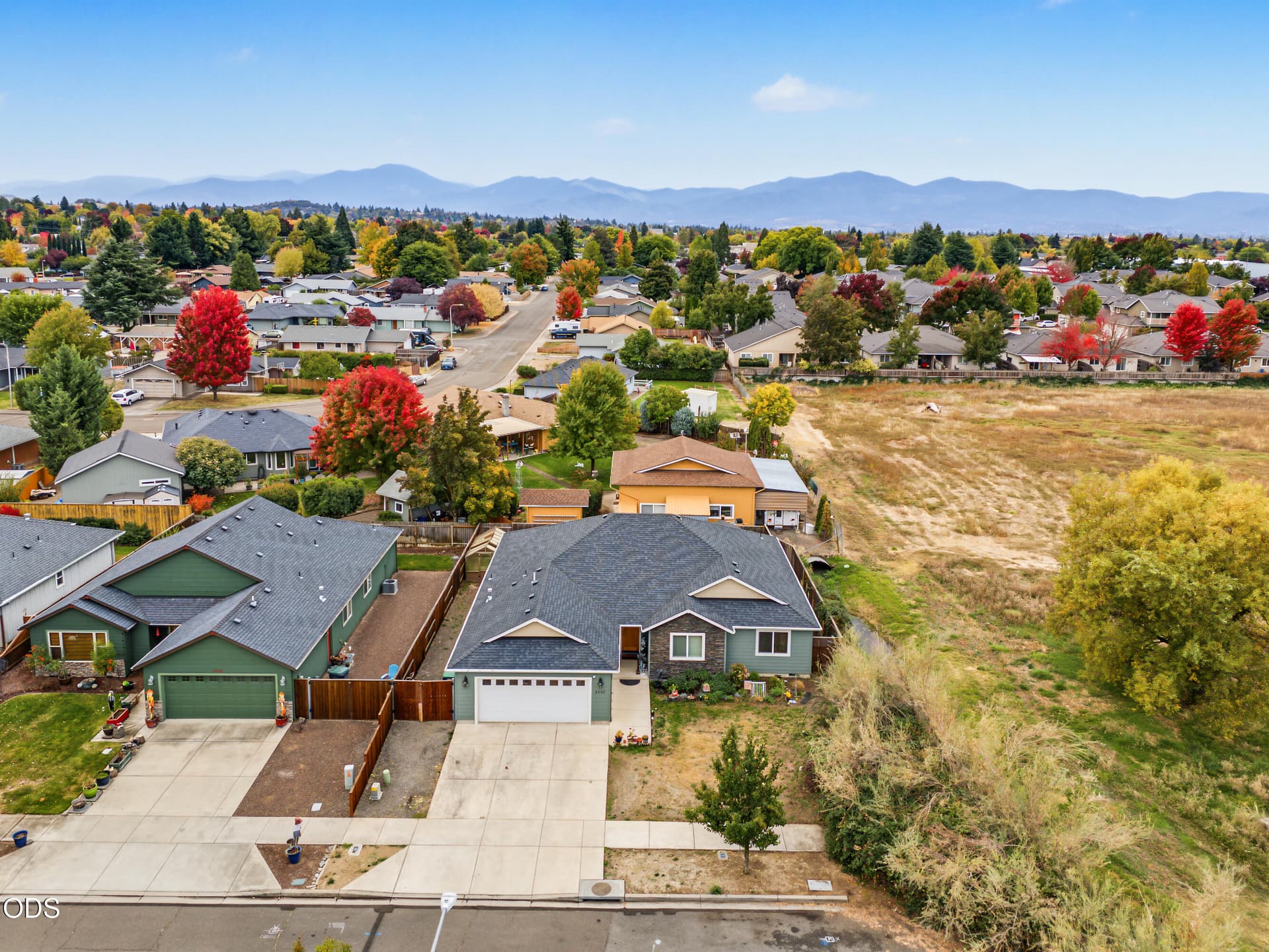 1. Photo 1 of 27, 3232 Ford Drive, Medford, OR 97504