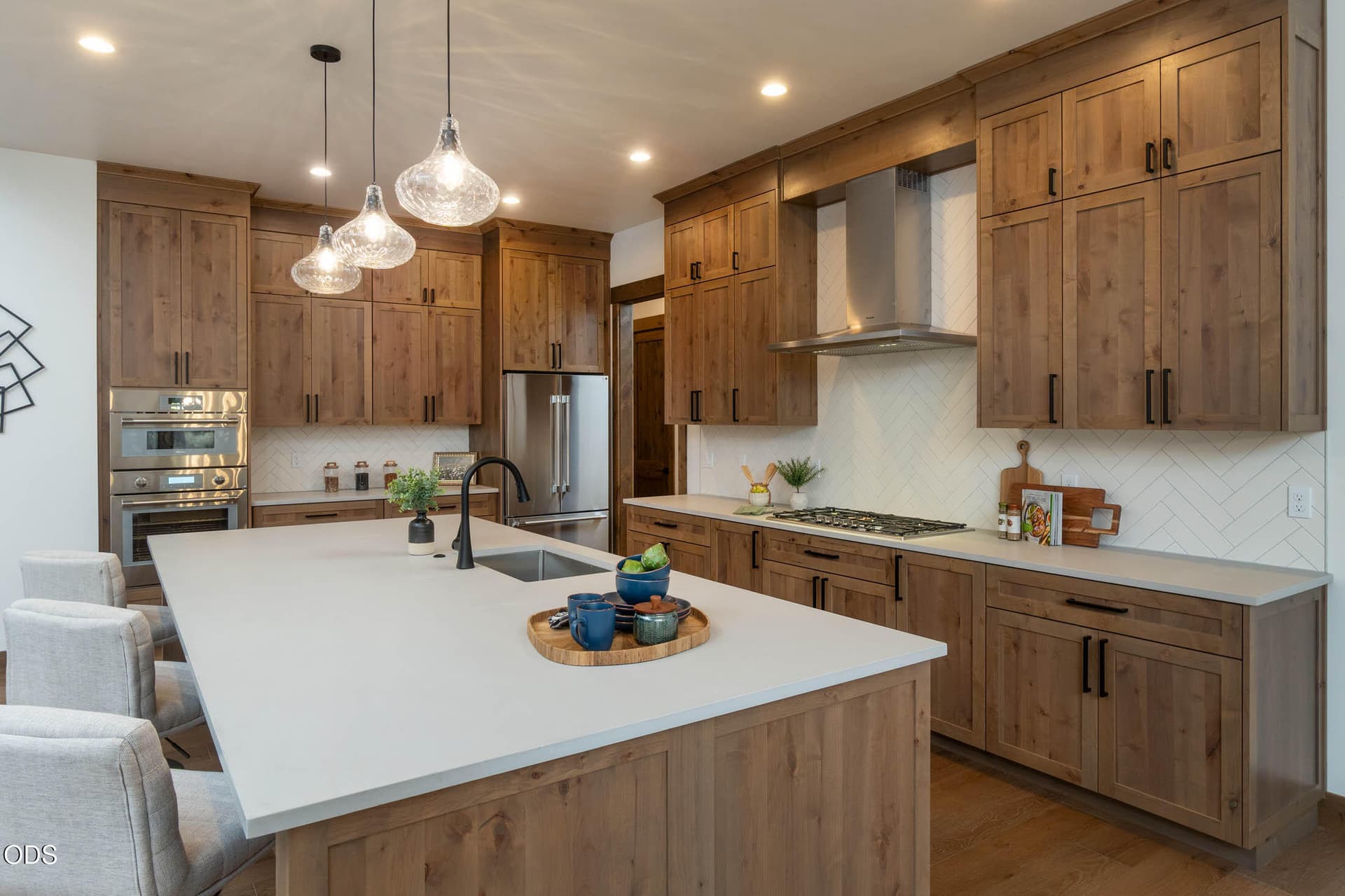 Thermador appliances. Photo 2 of 35, 56244 Rockcress Lane Unit 437, Bend, OR 97707