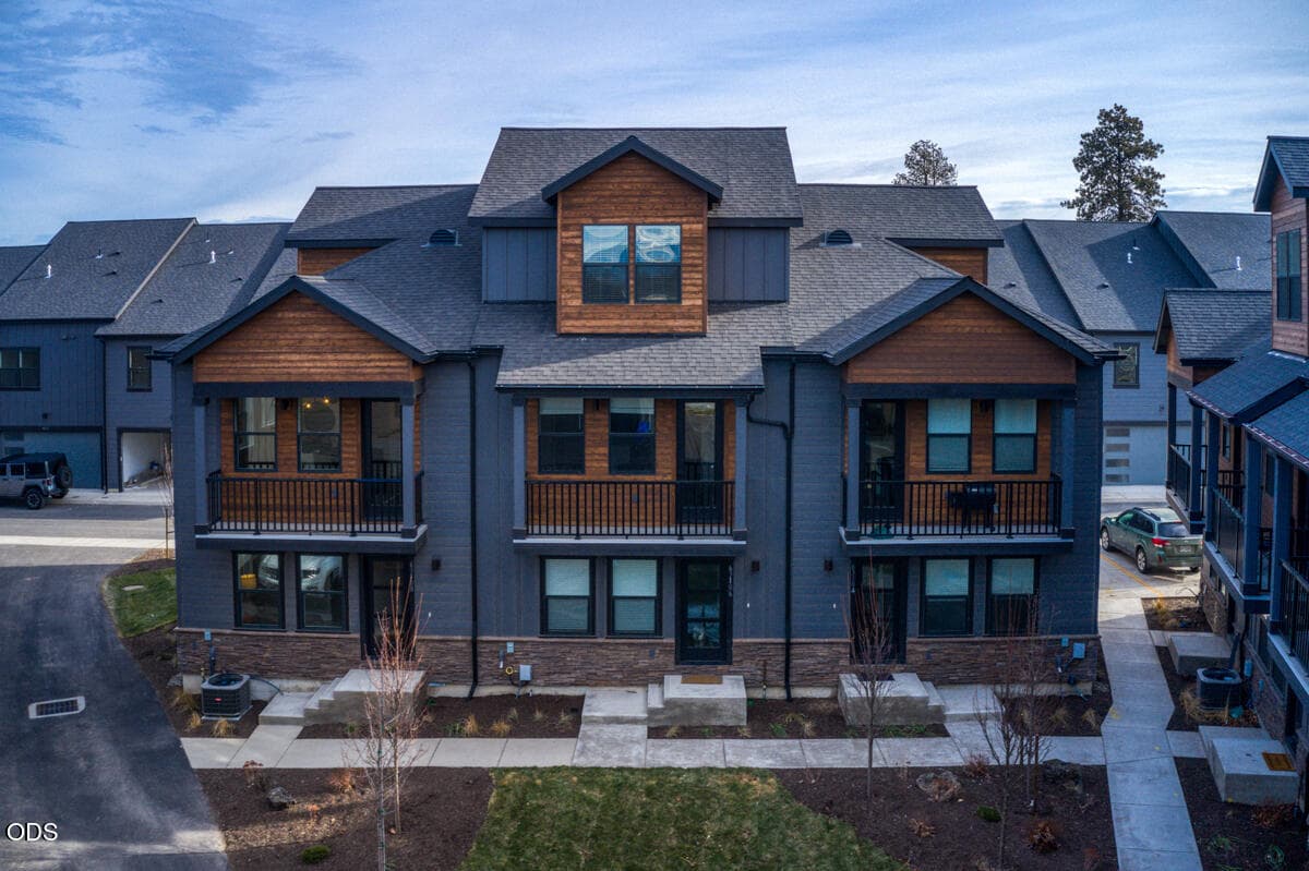 DJI_0692. Photo 3 of 46, 20550 Empire Avenue, Bend, OR 97701