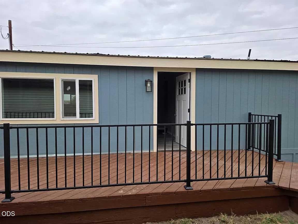 Exterior. Photo 1 of 14, 693 S Main Street, Stanfield, OR 97875