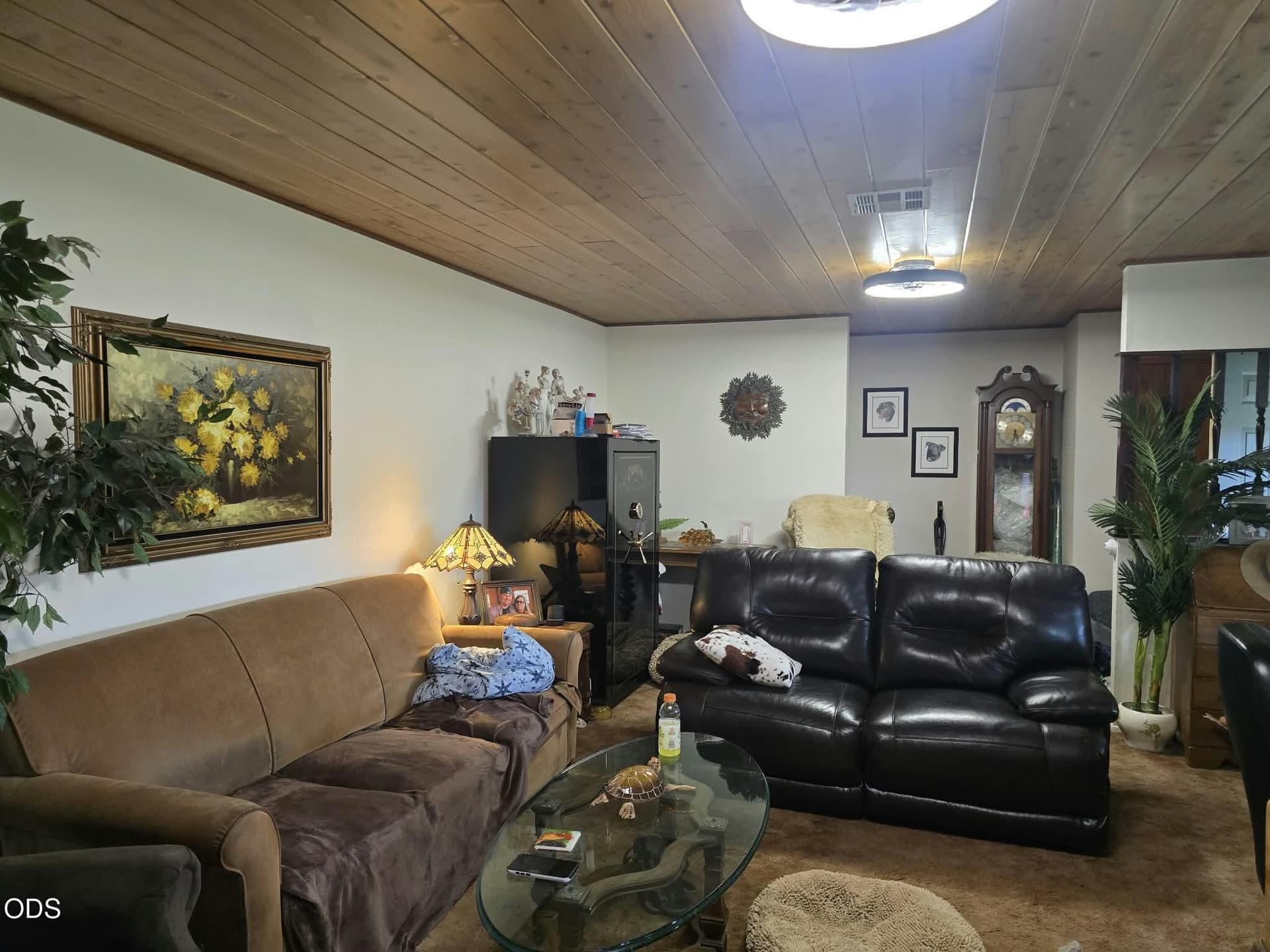375 Living room 2. Photo 4 of 40, 375 Aquarius Way, Cave Junction, OR 97523