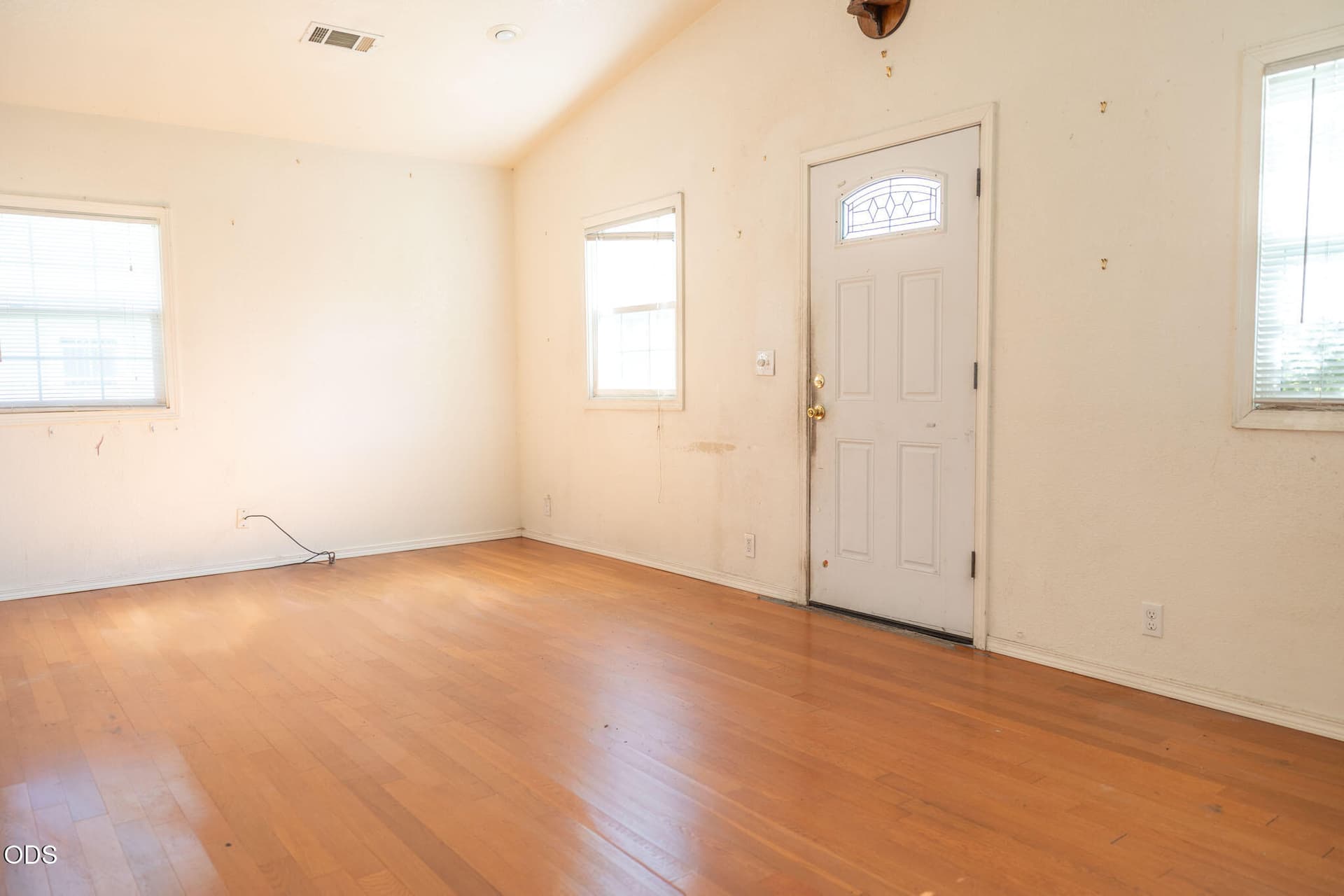 2241Applegate(04of14). Photo 4 of 14, 2241 Applegate Avenue, Klamath Falls, OR 97601