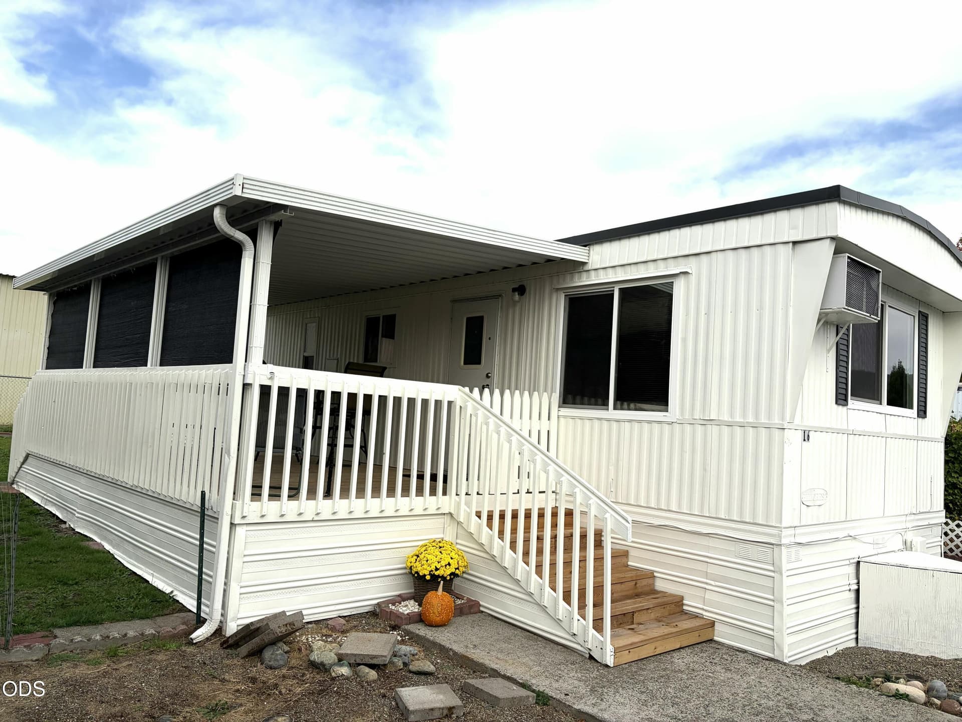 IMG_20261021_143359. Photo 2 of 10, 2325 NW Highland Avenue Unit 16, Grants Pass, OR 97526