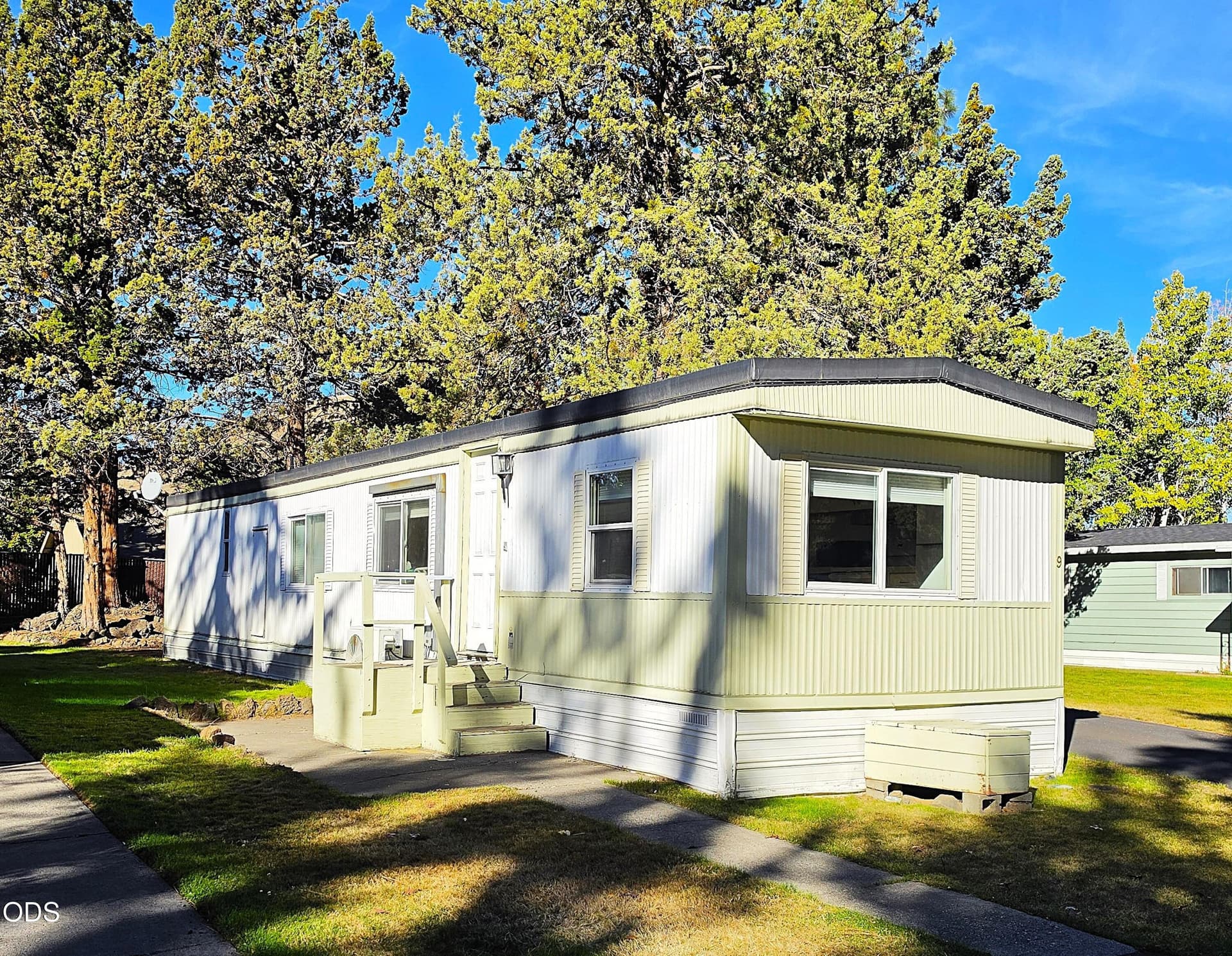 Rock Arbor #9, Pic 1. Photo 1 of 33, 2200 NE Highway 20 Unit UNIT 9, Bend, OR 97701