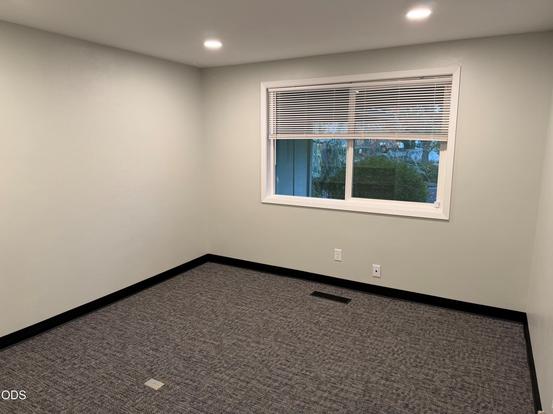 interior 4. Photo 4 of 7, 2941 Doctors Park Drive, Medford, OR 97504