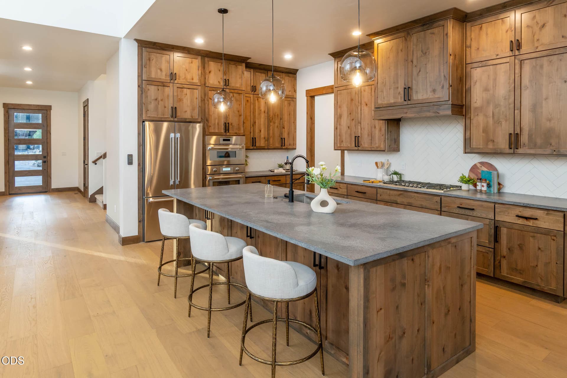 large kitchen island with quartz. Photo 3 of 28, 17780 Preservation Loop Unit 486, Bend, OR 97707