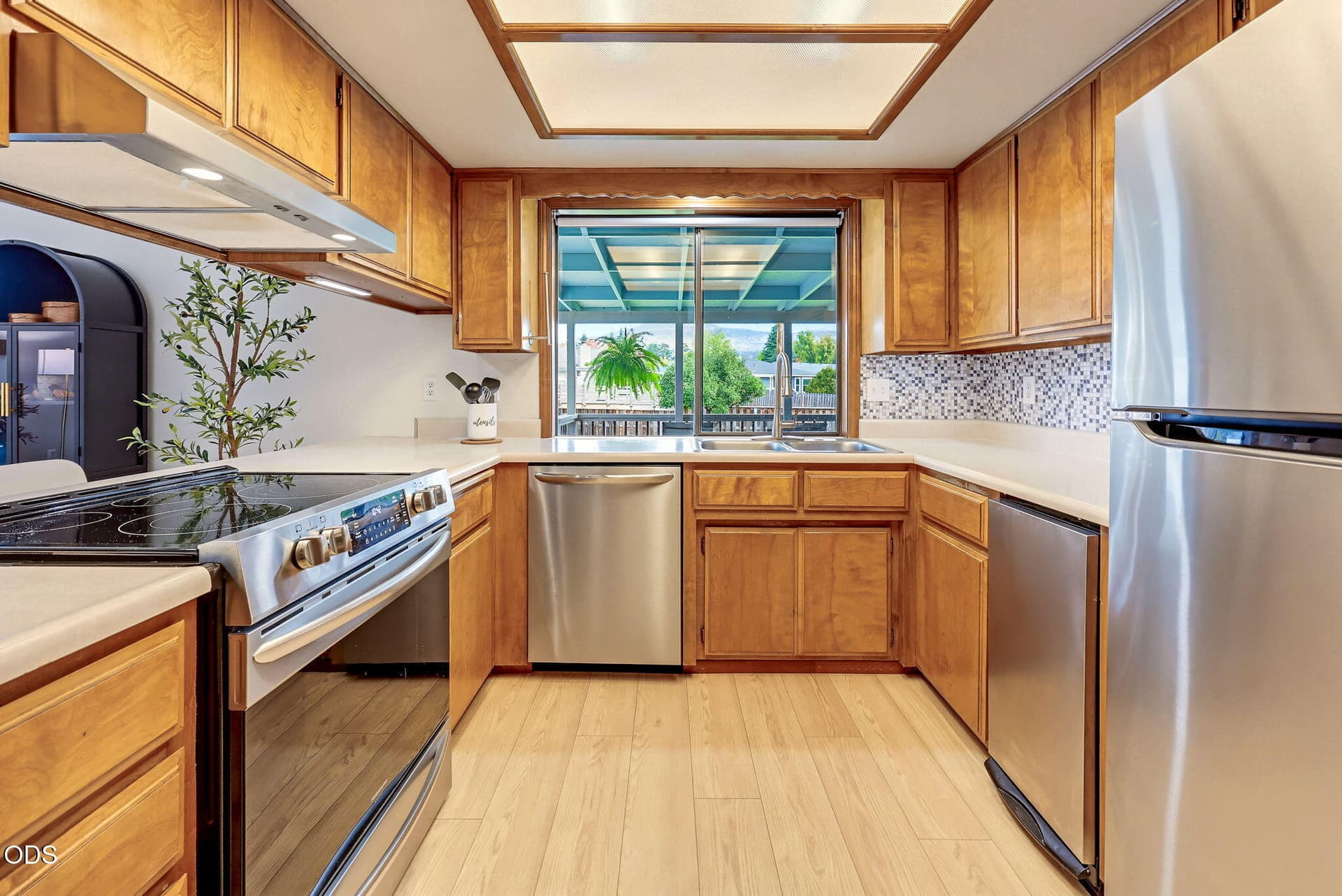 Kitchen with upgraded flooring. Photo 4 of 33, 3039 Lazy Creek Drive, Medford, OR 97504